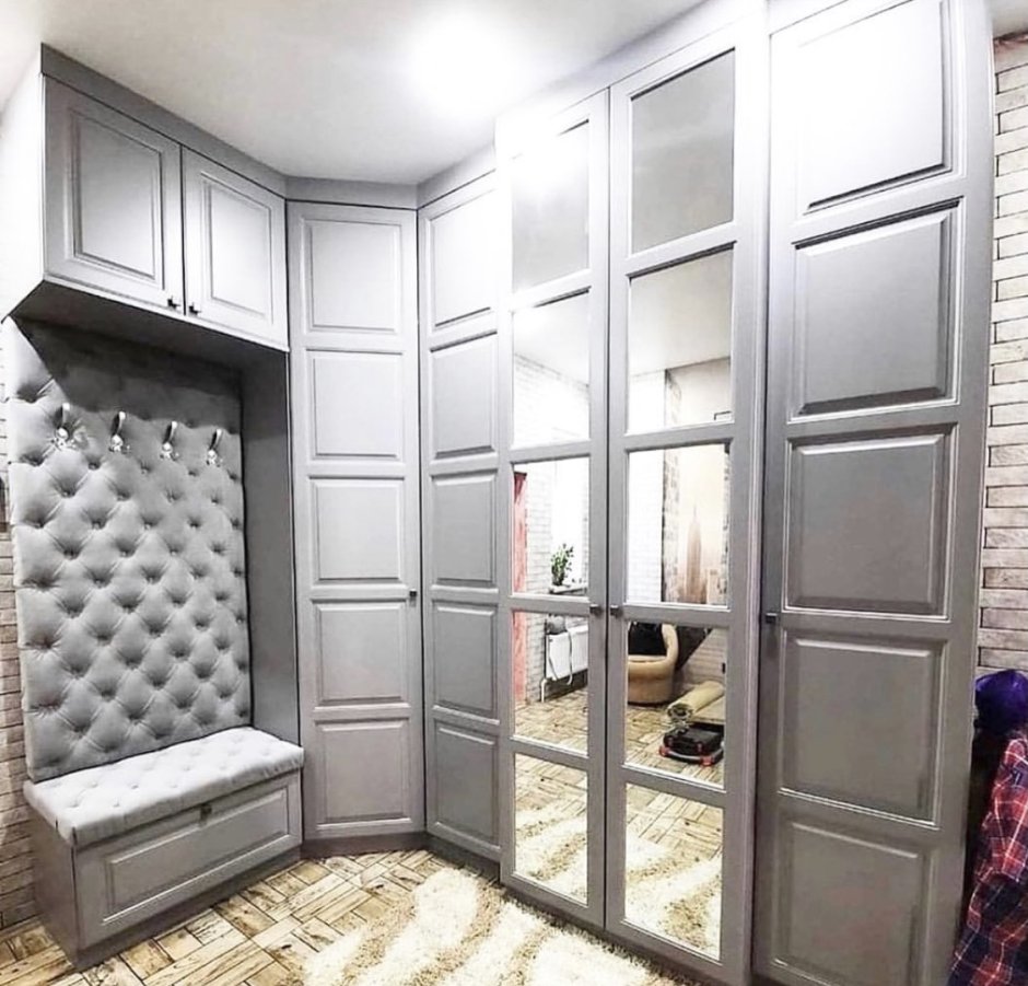 Серый шкаф в прихожую