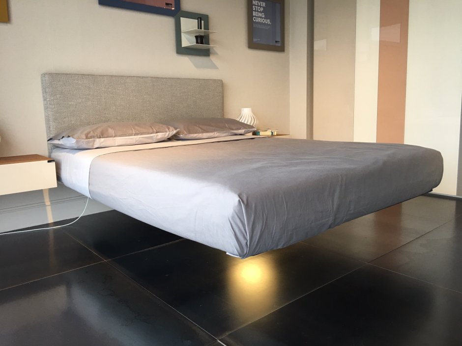 Двуспальная кровать из бруса