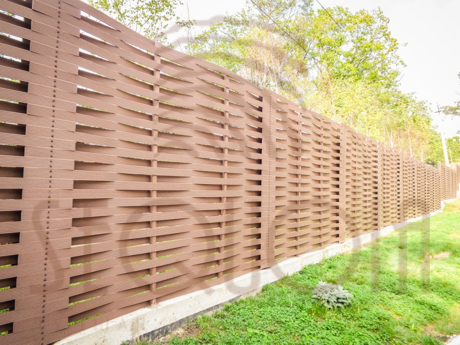 Забор плетень штакетник