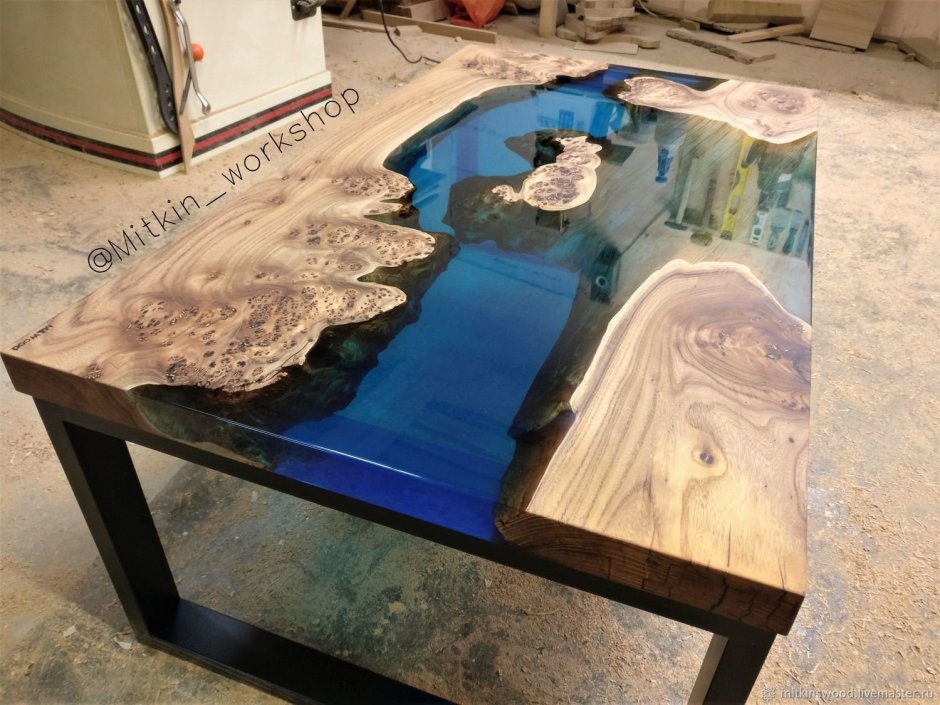 Скульптуры из бетона и стекла