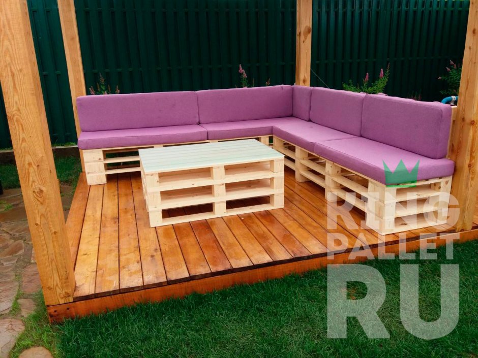 Стол на веранду