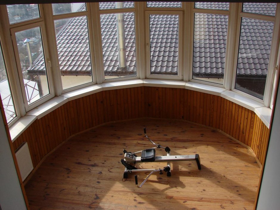 Застеклить круглый балкон