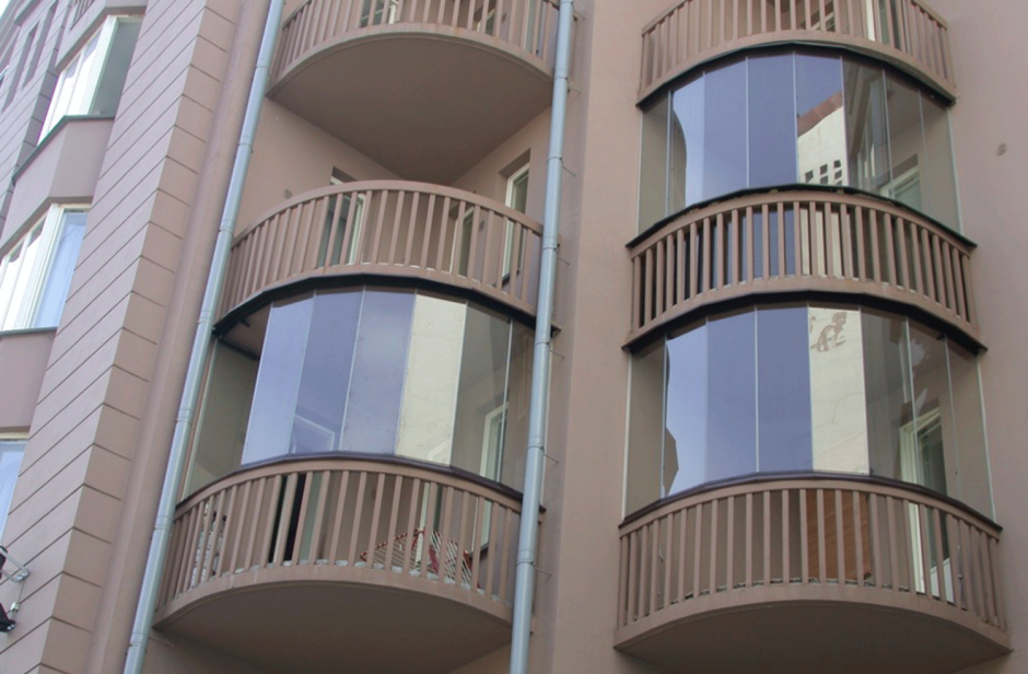 Остекление полукруглого балкона