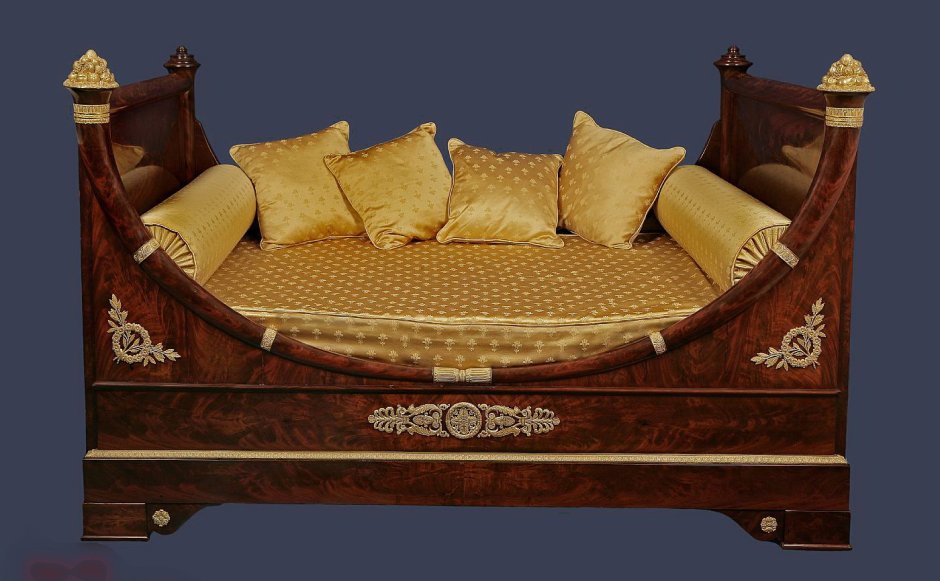 Диван-кровать в стиле Ампир