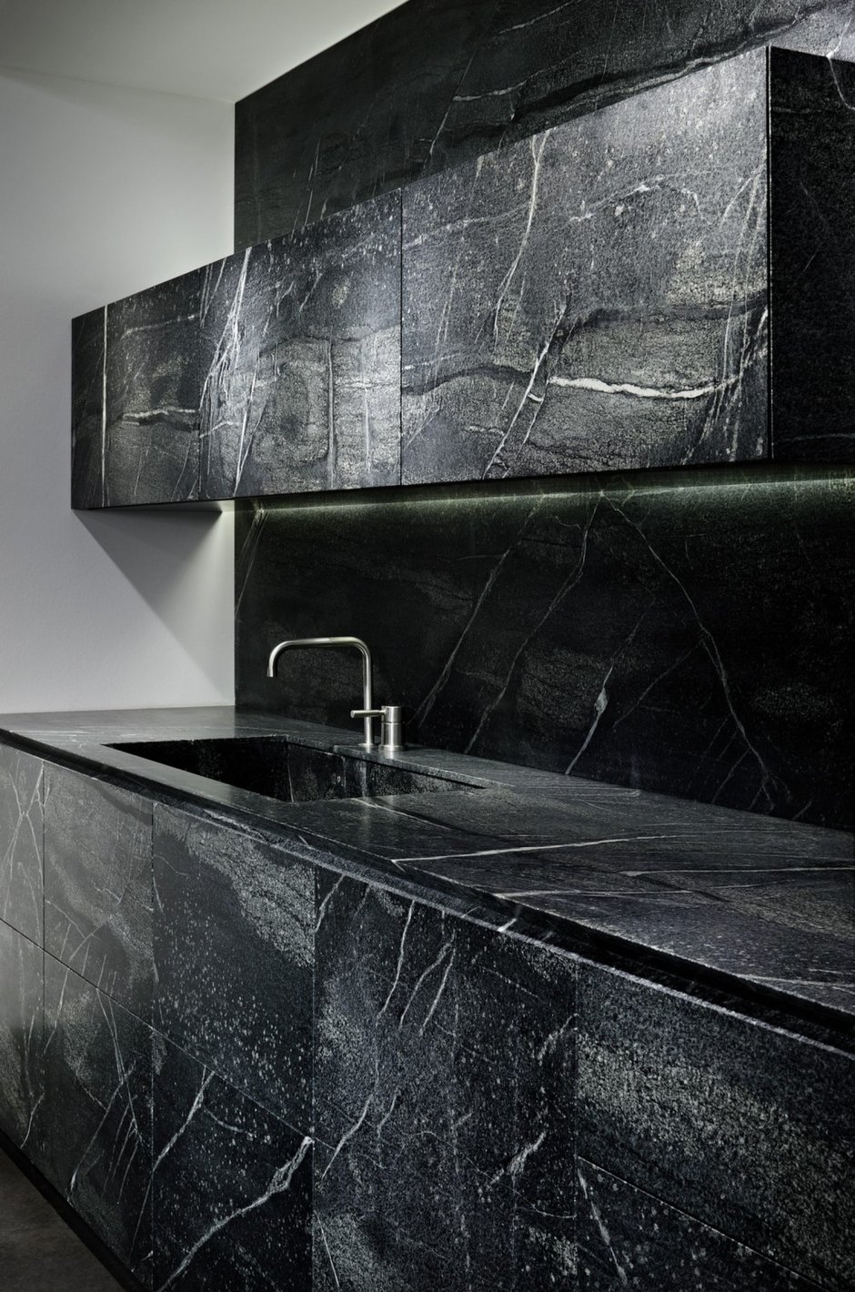 Стеклянный кухонный фартук