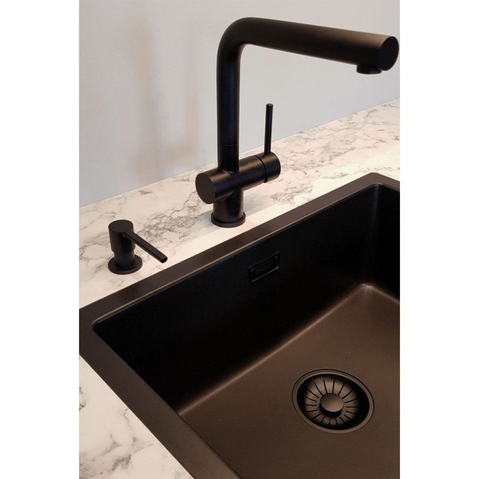 Смеситель для мойки черный