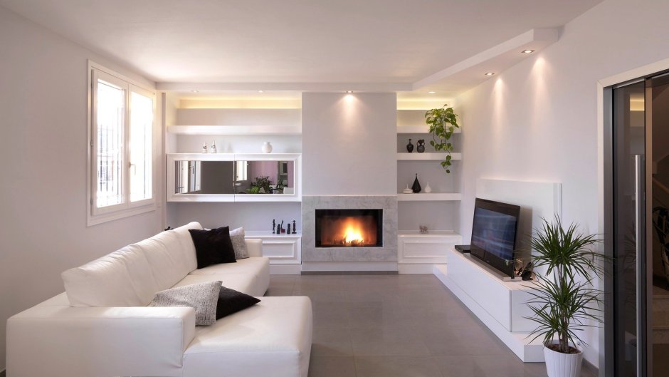 Ниша с камином и телевизором