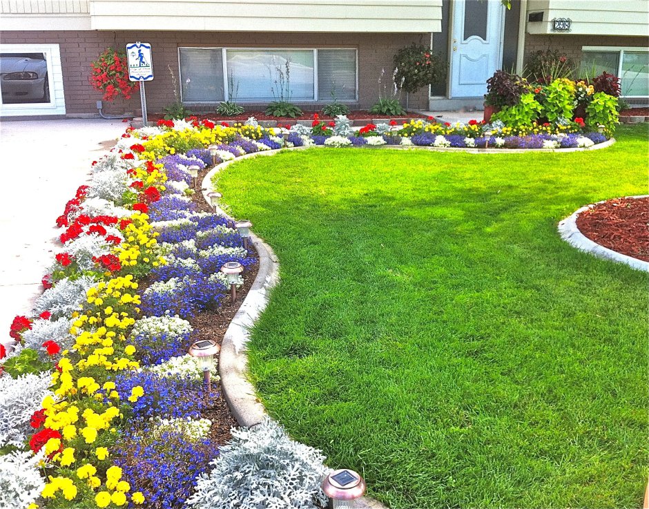 Прямоугольная клумба на даче