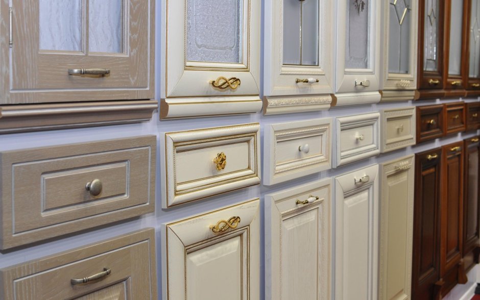 Черно бежевая кухня