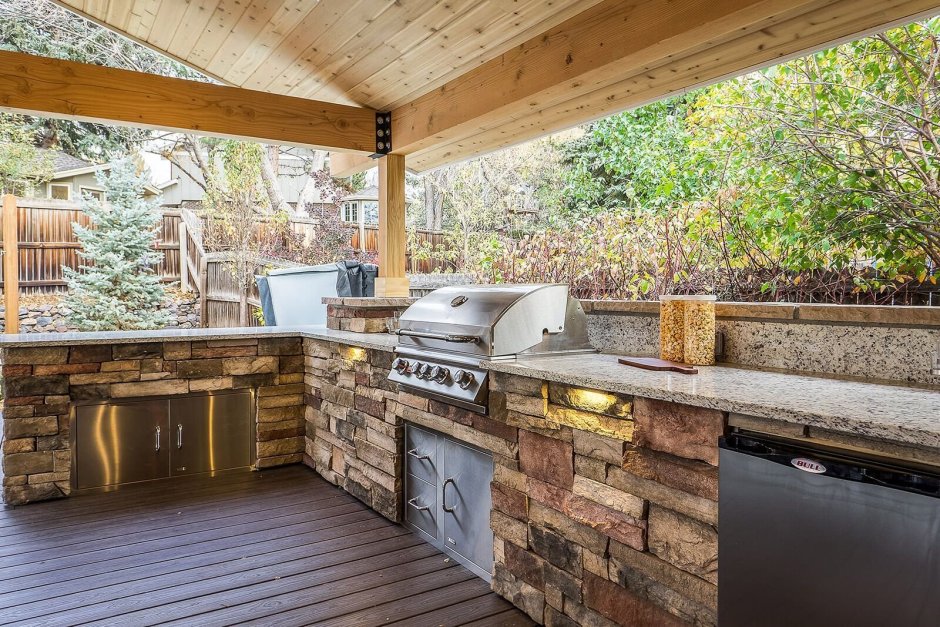 Flagstone Outdoor Kitchen