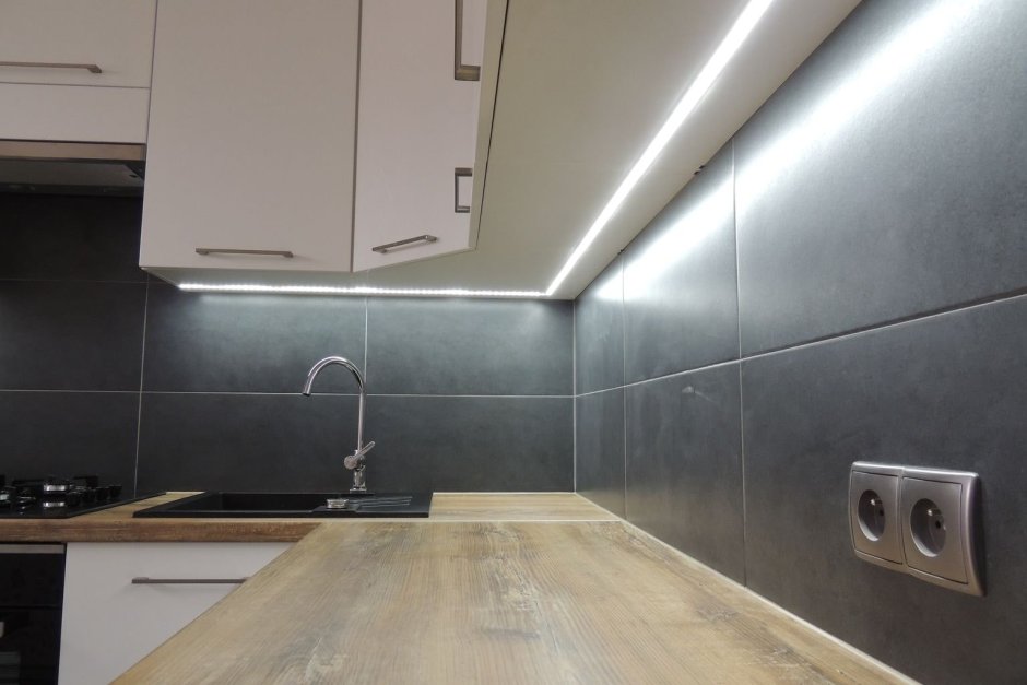 Выключатель подсветки на кухне под шкафами