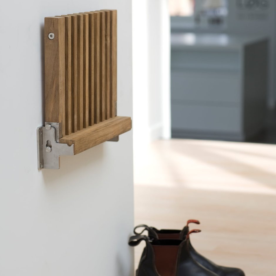 Откидное сиденье для прихожей