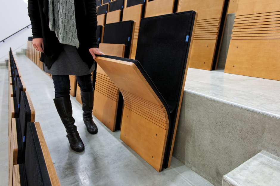 Сиденье на стену