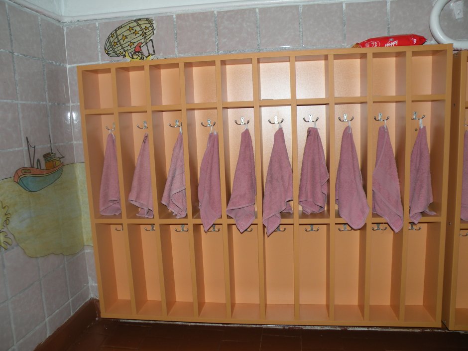 Шкаф для полотенец в детский сад