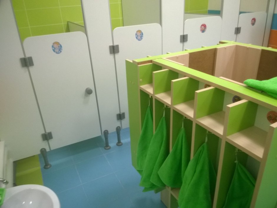 Шкафчики в детском саду 2000