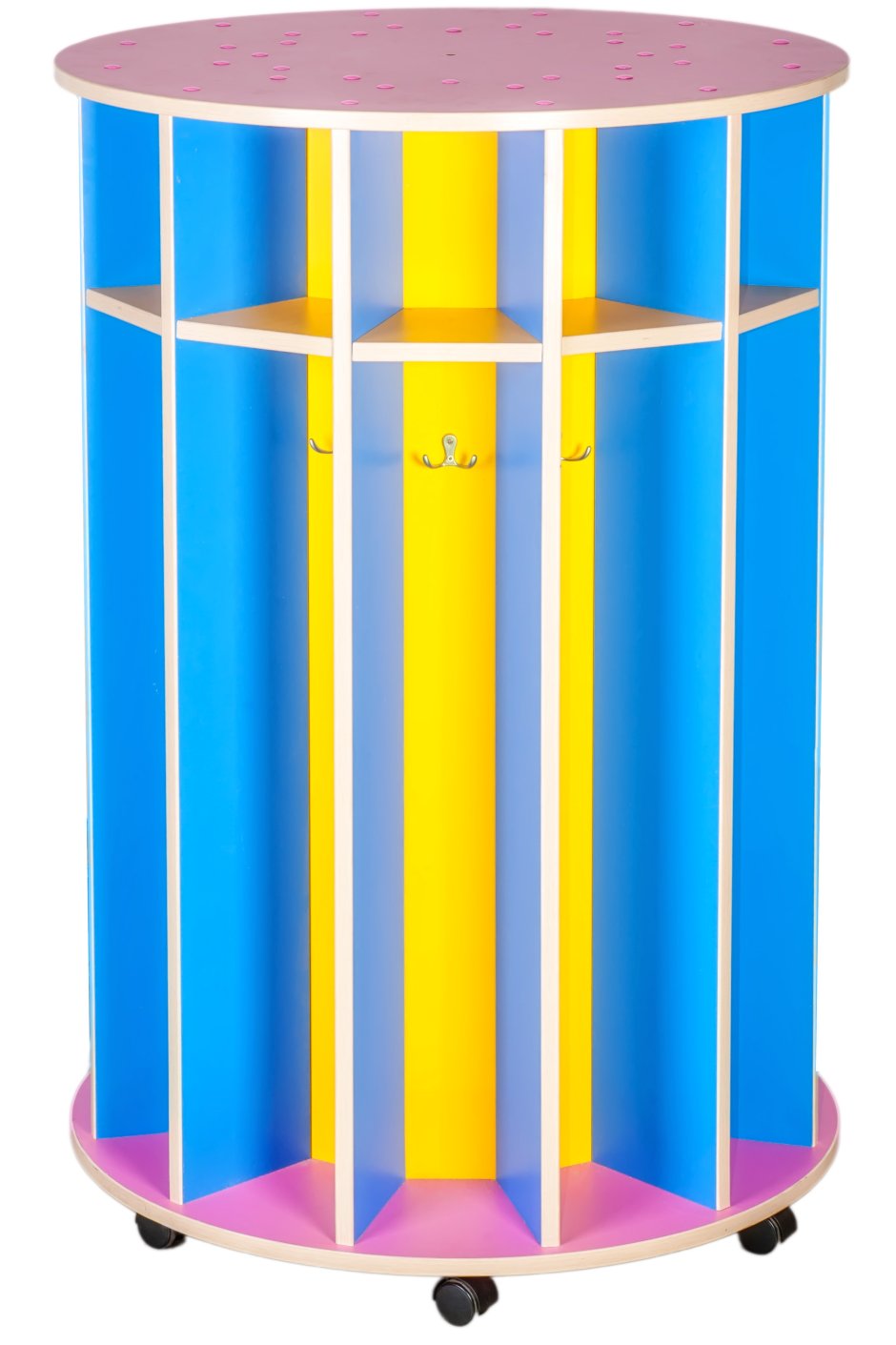 В садике шкаф шкафчик с наклейками