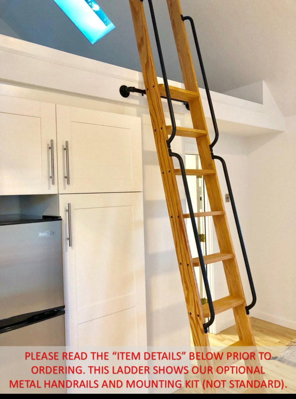 Вертикальная лестница на чердак