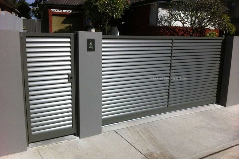 Ворота жалюзи для забора