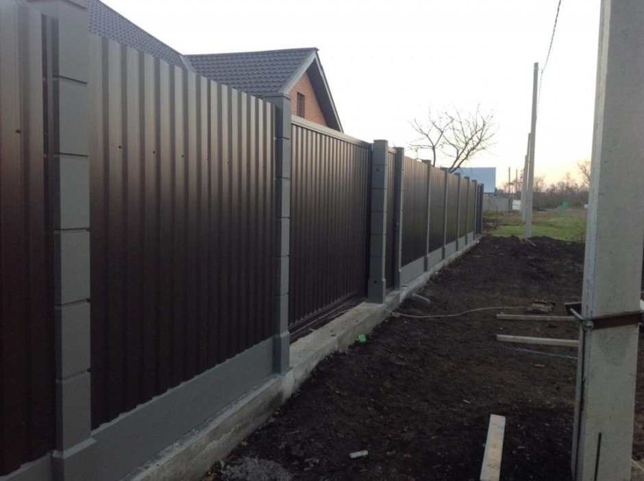 Забор из профлиста 2 метра чертеж