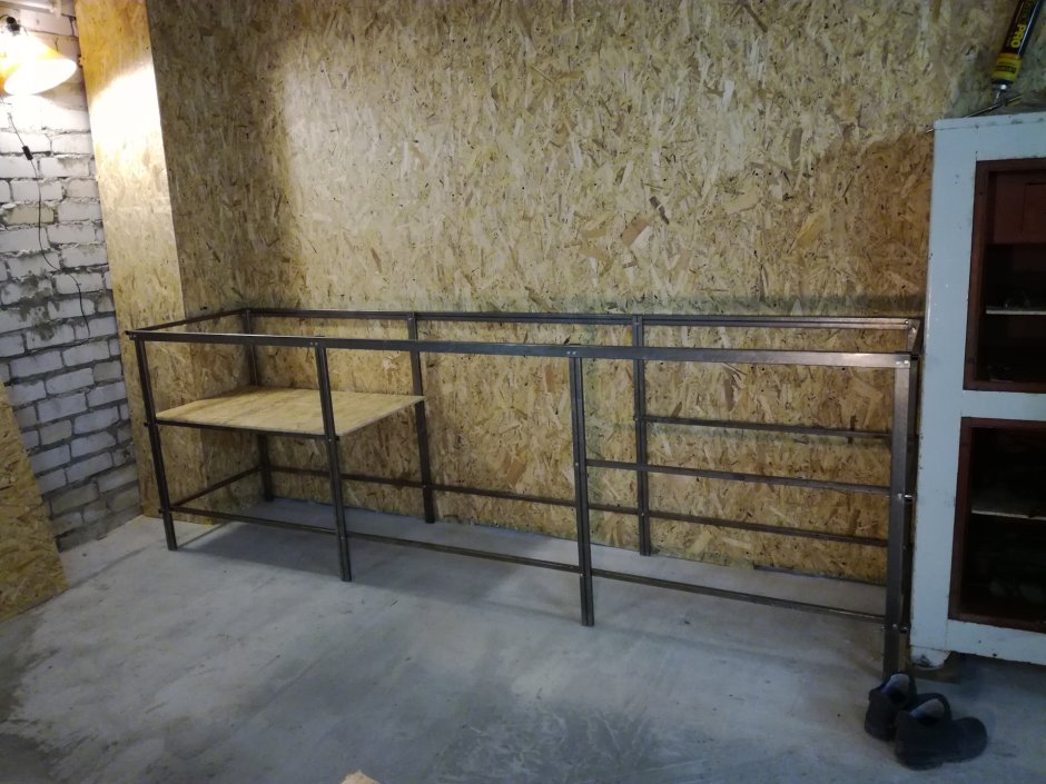 Верстак из профильной трубы 40x20 лофт мебель