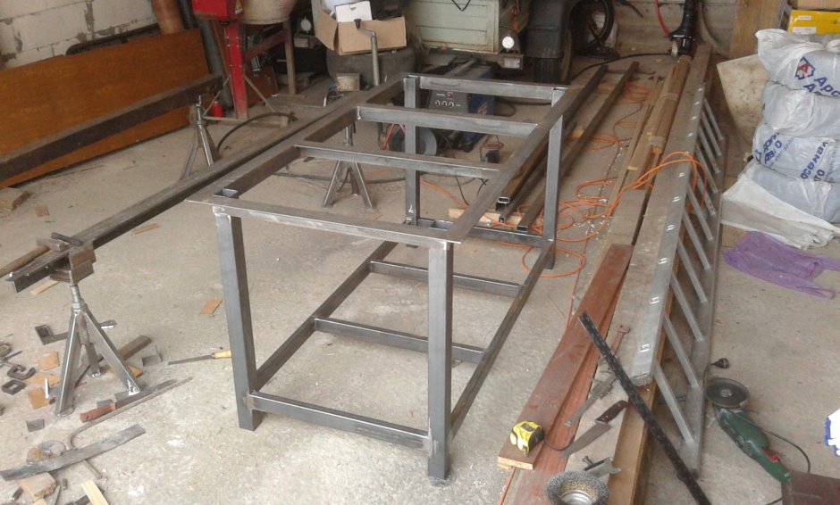 Верстак из профильной трубы 25х25