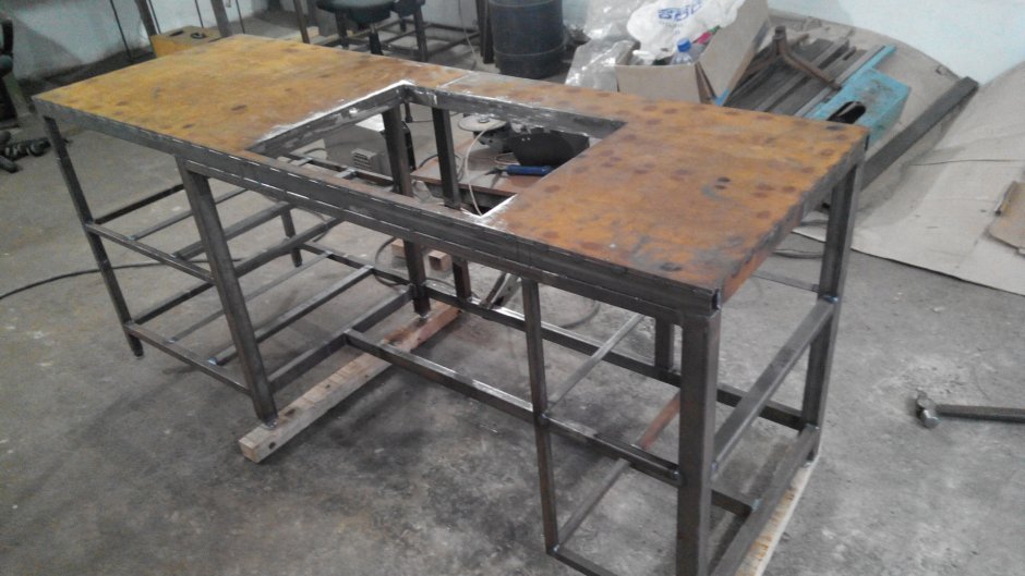 Верстак сварочный из профильной трубы 40x20