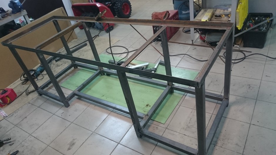 Каркас стола из профильной трубы