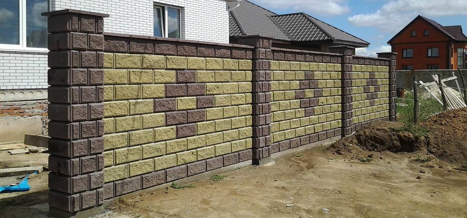Забор из пескоблоков