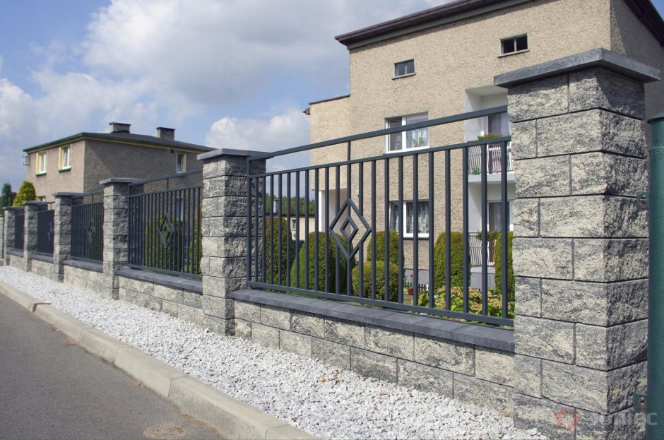 Ворота из Бессер блока
