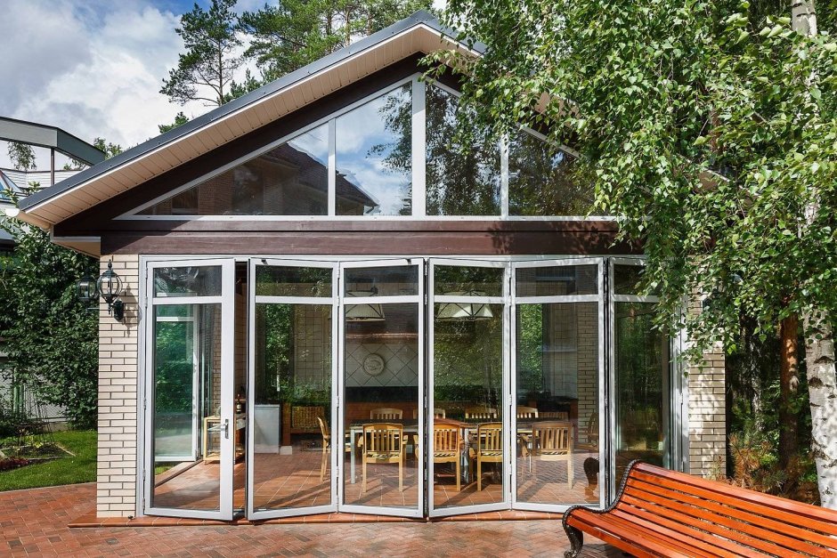 Остекление веранды Рехау