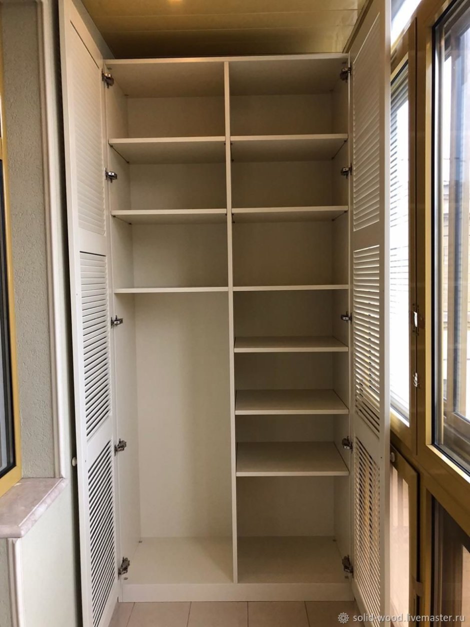 Навесные шкафчики на балкон