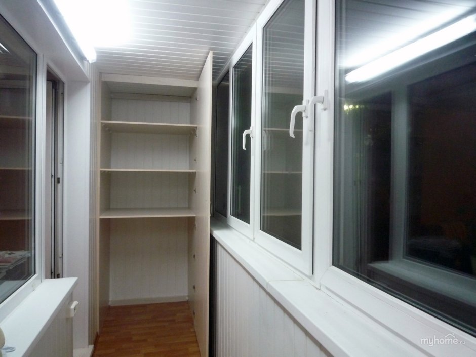 Встраиваемый шкаф на балкон