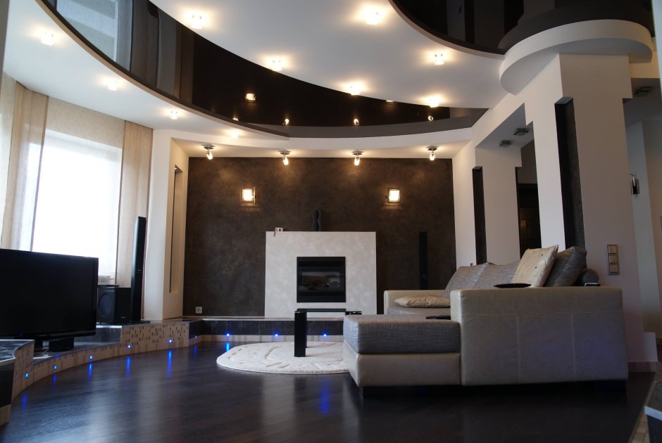 Натяжной потолок в зал