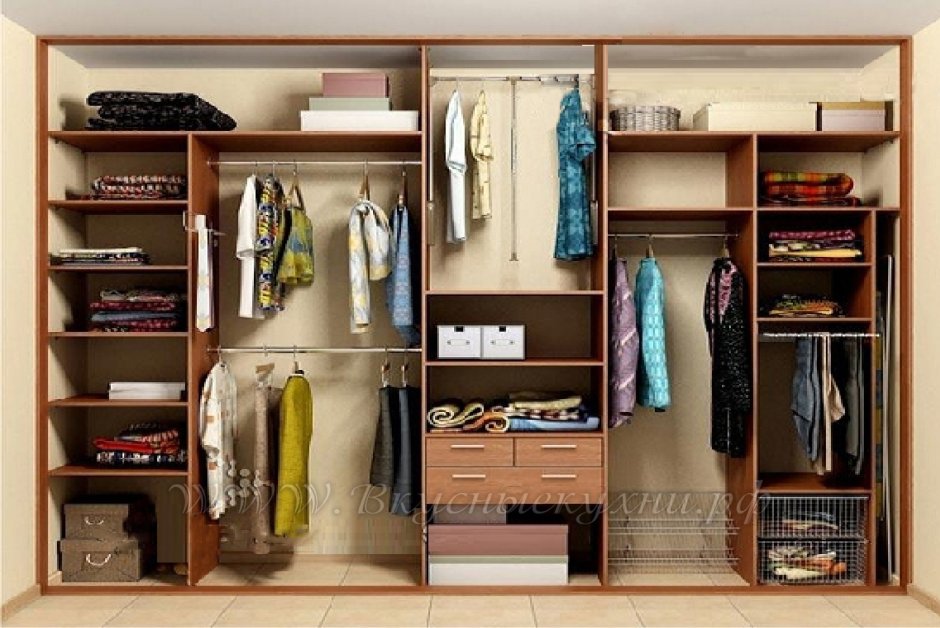 Наполнение шкафов для прихожей для гладильной доски