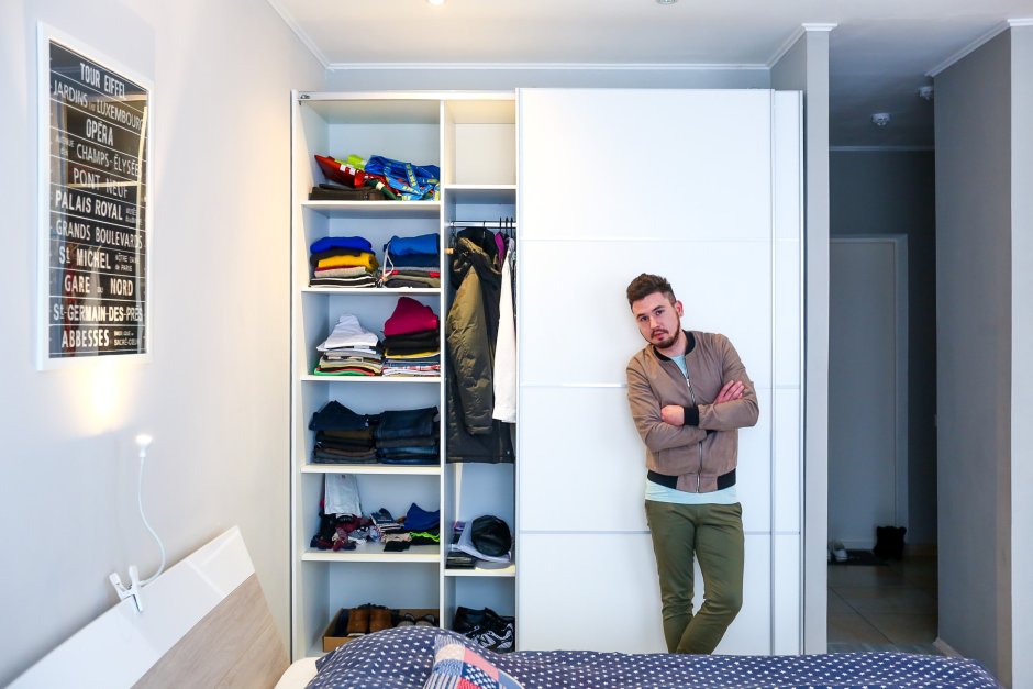 Шкаф с открытыми полками