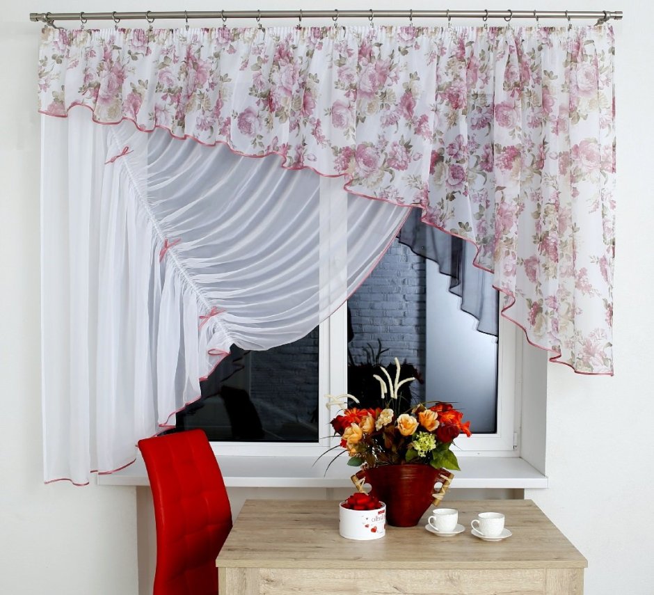 Шторки на кухню короткие