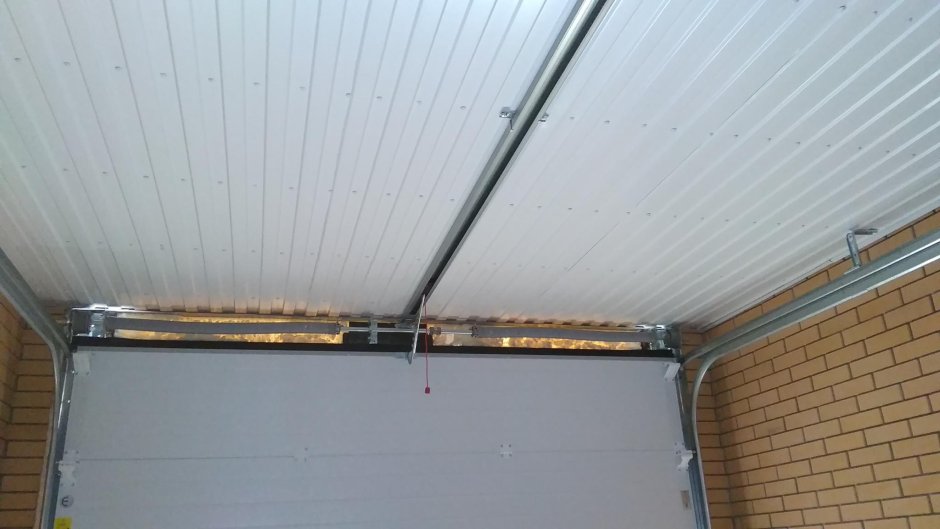 Подвесной потолок из профнастила технология