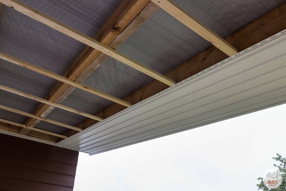 Потолок из металлического сайдинга