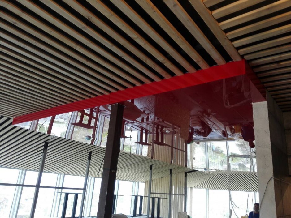 Обшить потолок профнастилом