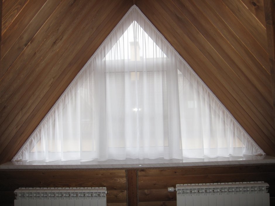 Тюль на мансарде фото