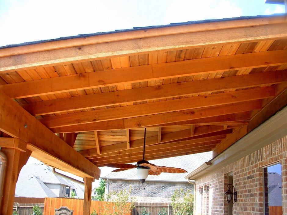 Потолок обшитый вагонкой