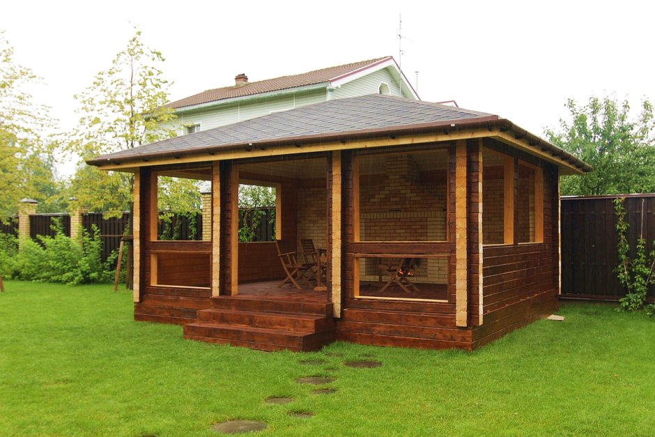 Беседка из бруса 150 на 150 с мангалом