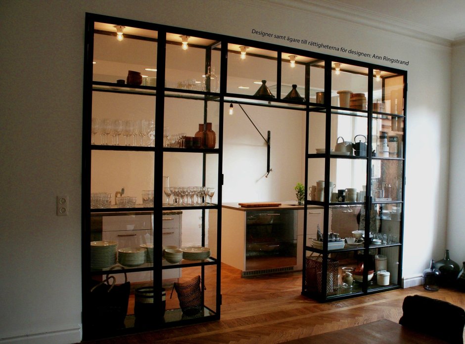 Стеклянная перегородка в пол