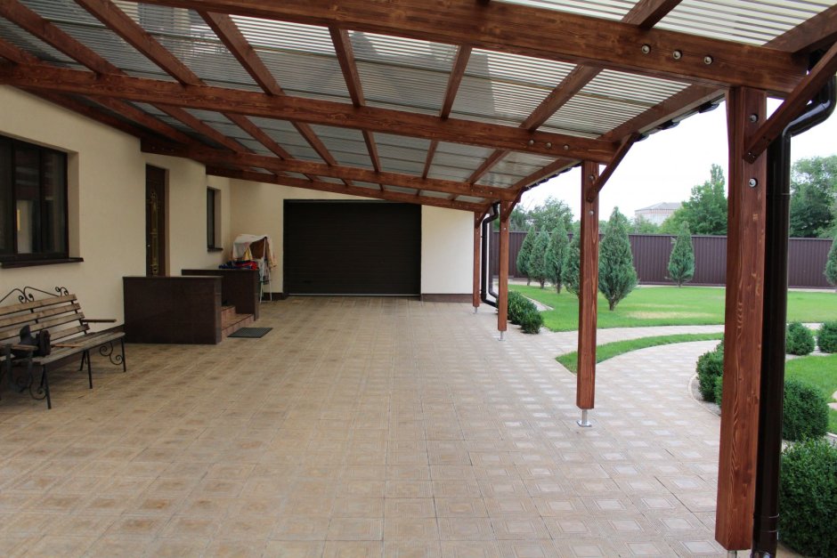 Крытый двор в частном доме