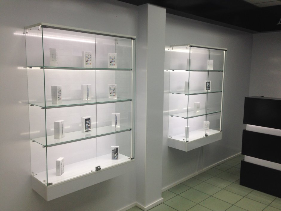 Стеллаж стеклянный с подсветкой