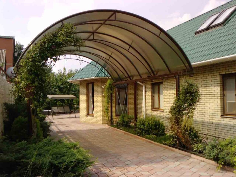 Навес в частном доме