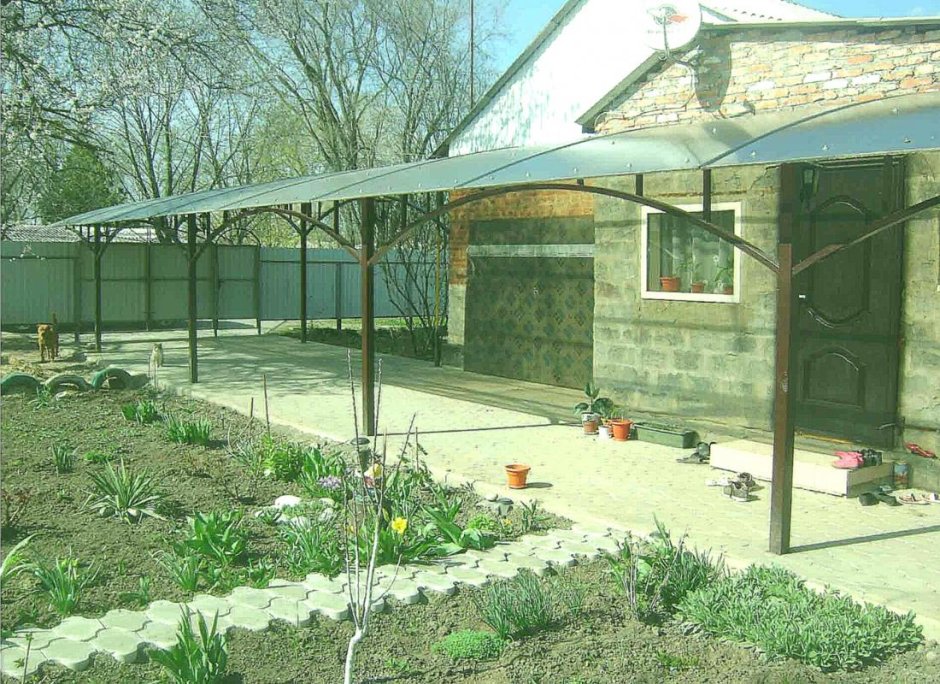 Навес в частном доме