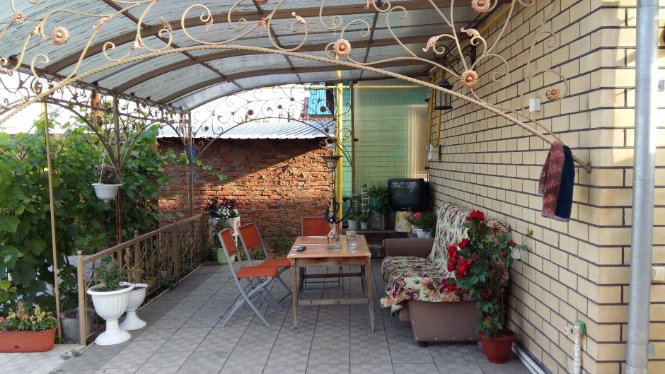 Крытый двор в частном доме