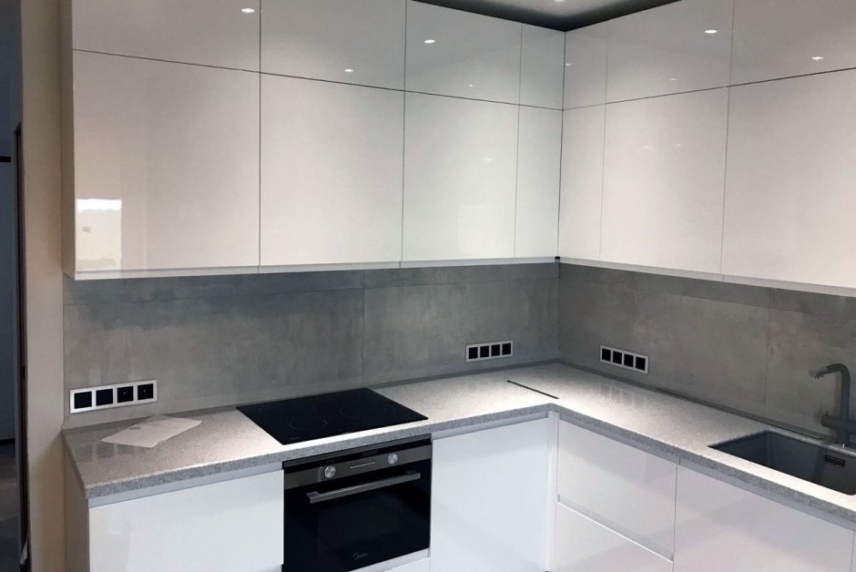 Белая матовая кухня
