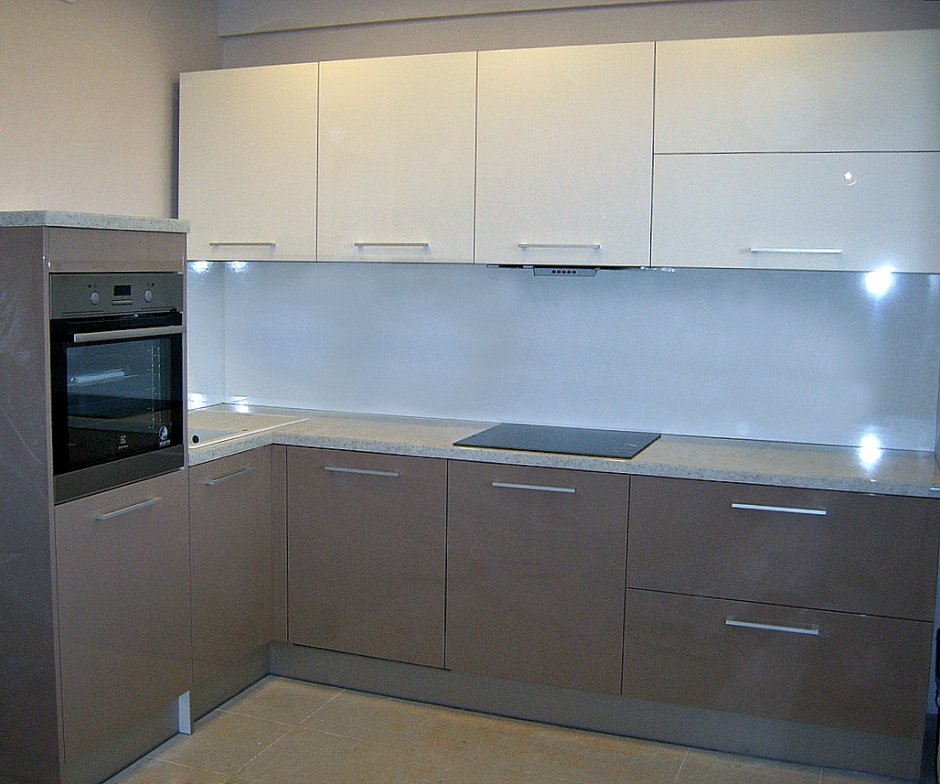 Зеленый гарнитур с интегрированными ручками